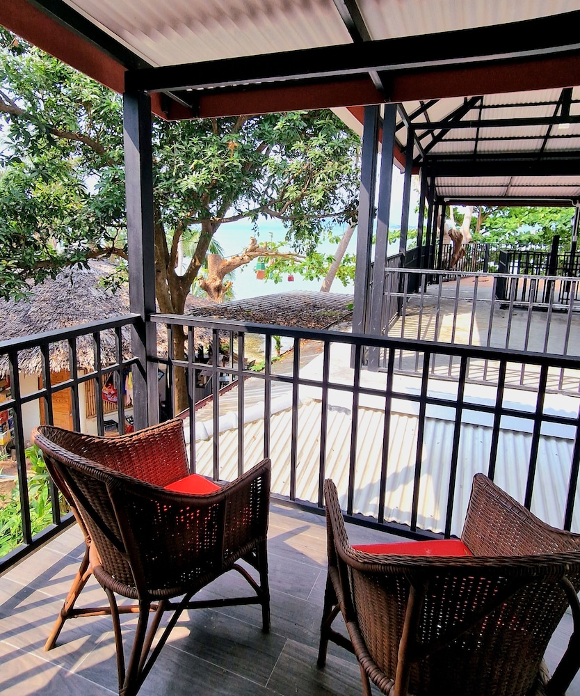 Bungalow with Garden View photo 3
