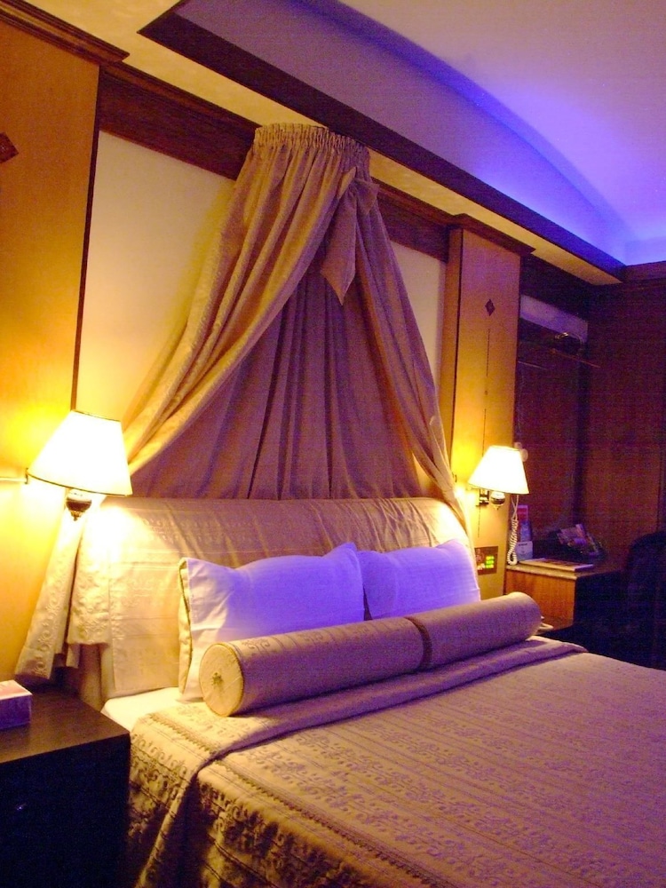 Deluxe Double Room, 1 Double Bed, Bathtub photo 2