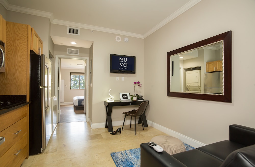 Executive Suite, 1 Bedroom, Kitchen - Photo 7