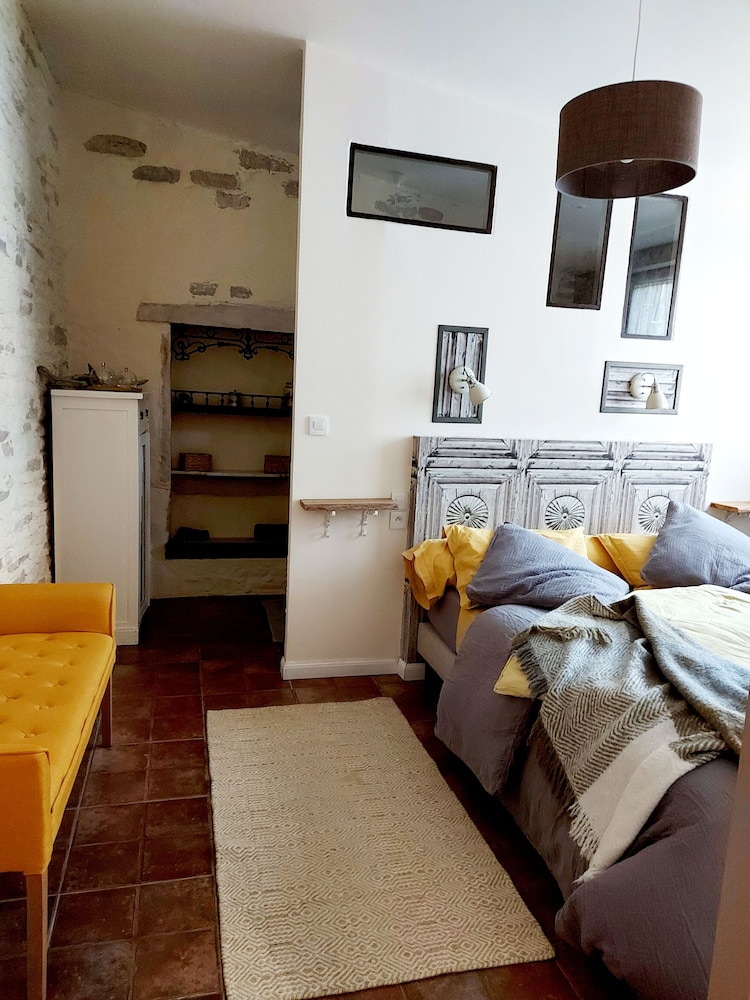 House, 4 Bedrooms, Pool Access