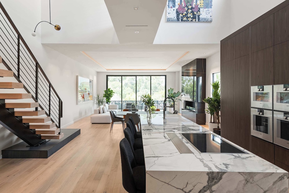 Lux Penthouse 4-story Stunner Rooftop Views, Billede 25