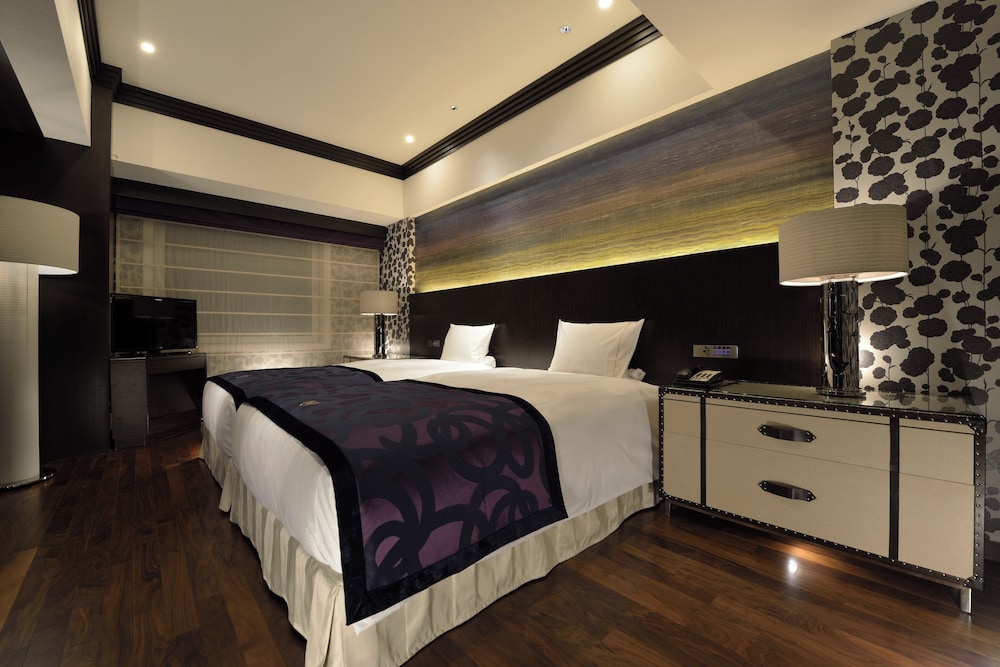 Suite - Photo 5