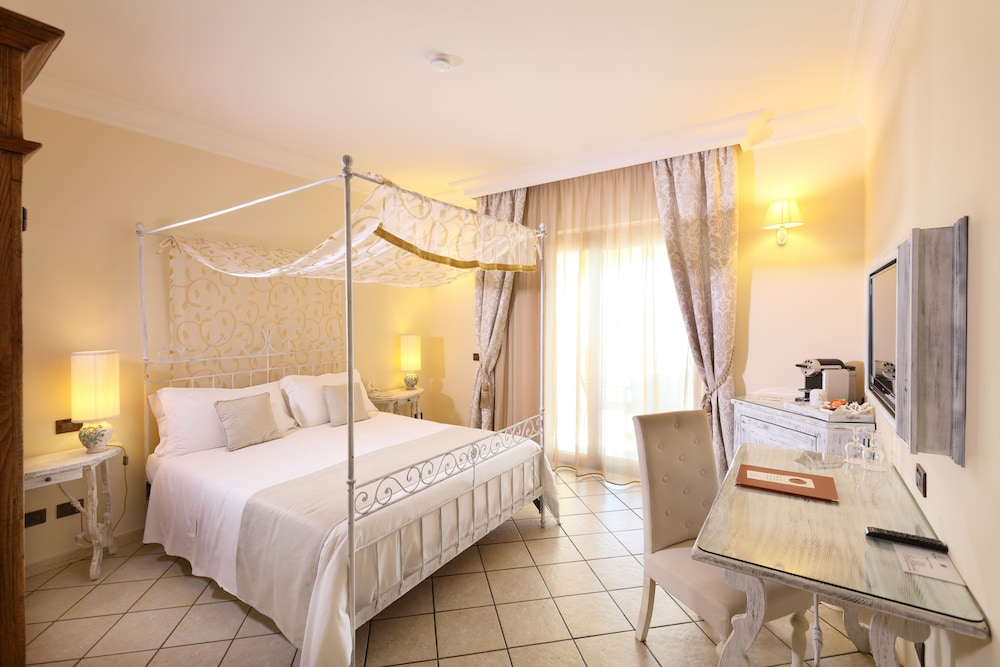 Deluxe Double Room (Superior) - Photo 1