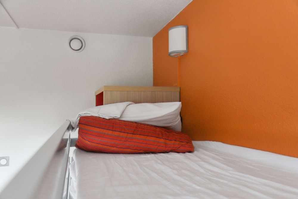 Standard Room, Multiple Beds photo 3