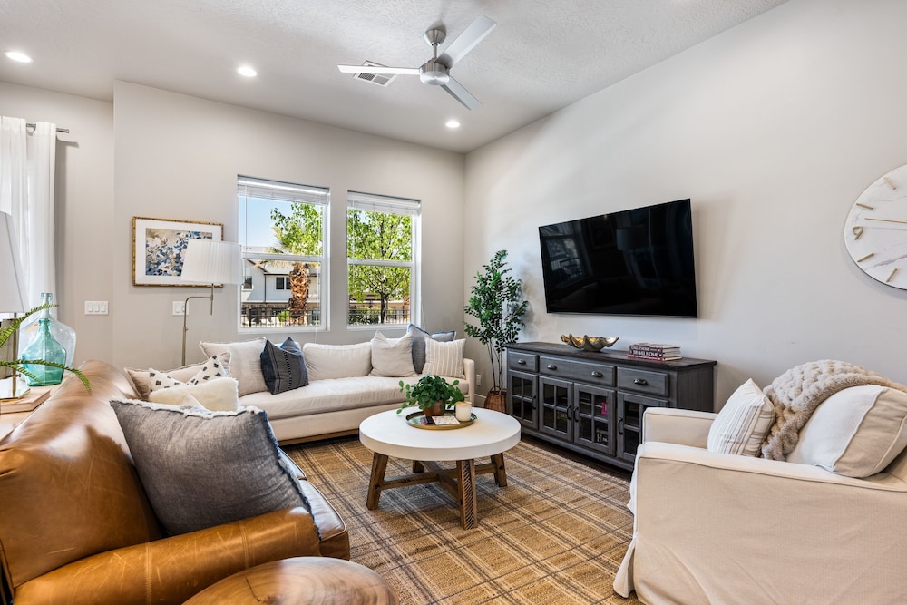 Townhome, 5 Bedrooms photo 1