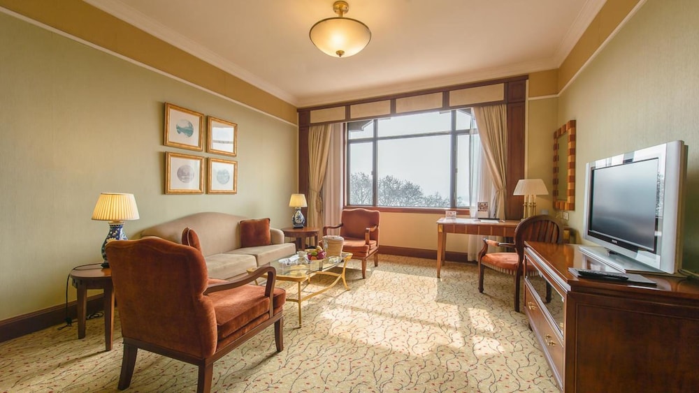 Suite, Lake View (West Wing) photo 1