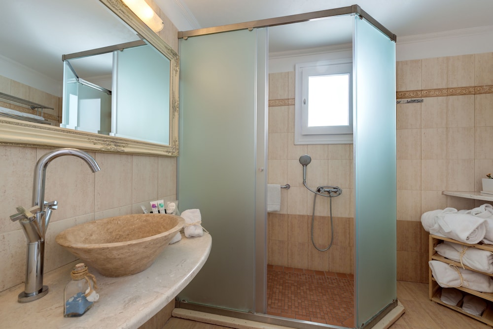 Suite - Photo 2