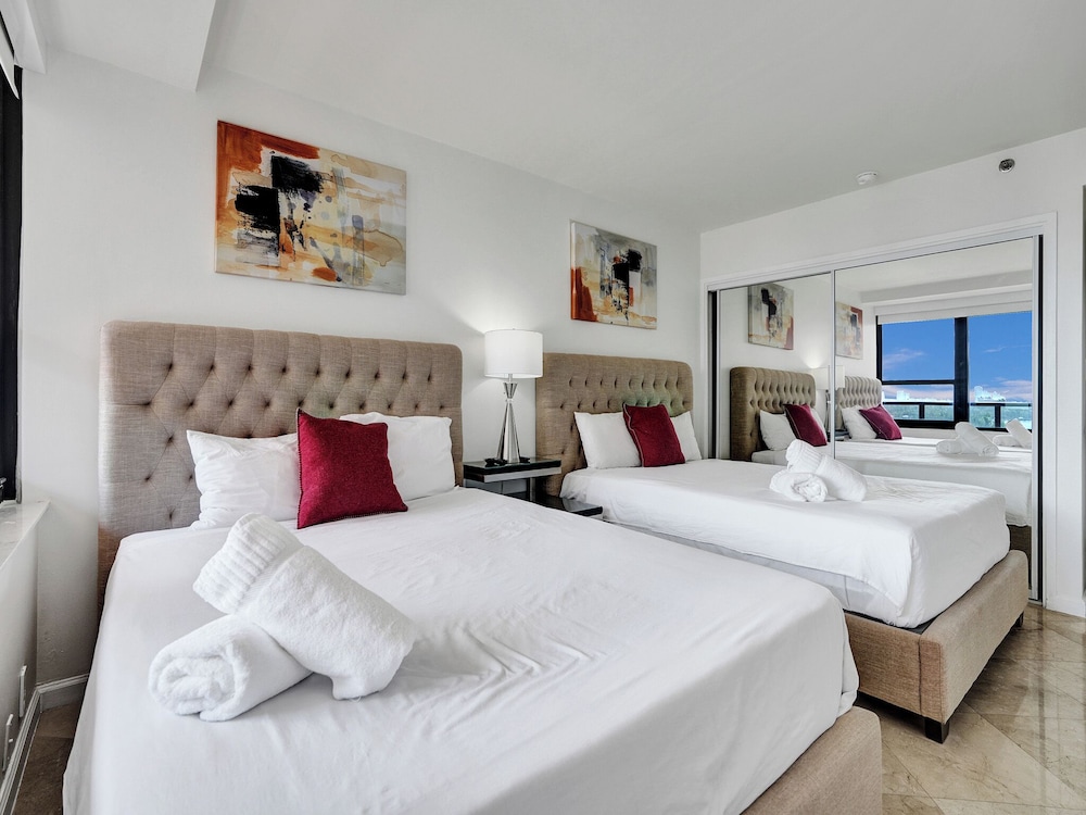 Beach Resort condo /921