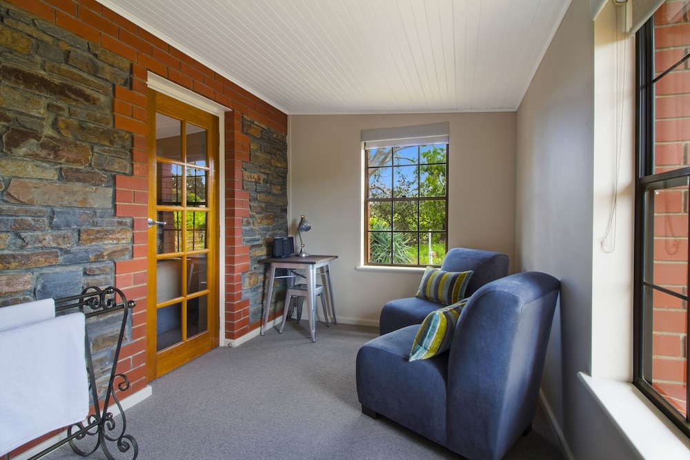 Superior Suite, 1 Bedroom, Lake View photo 3