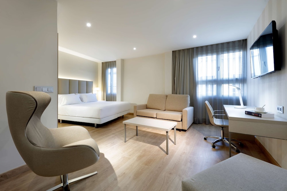 Junior Suite, City View - Photo 5