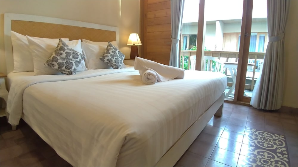 Standard Room, 1 Double Bed, Balcony, Garden View
