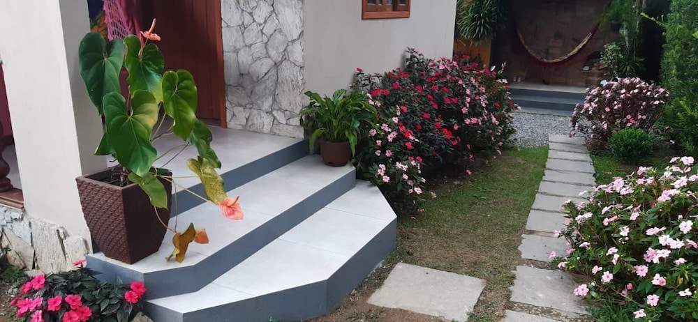 Superior Chalet, 1 Queen Bed, Housekeeping, Garden View photo 2