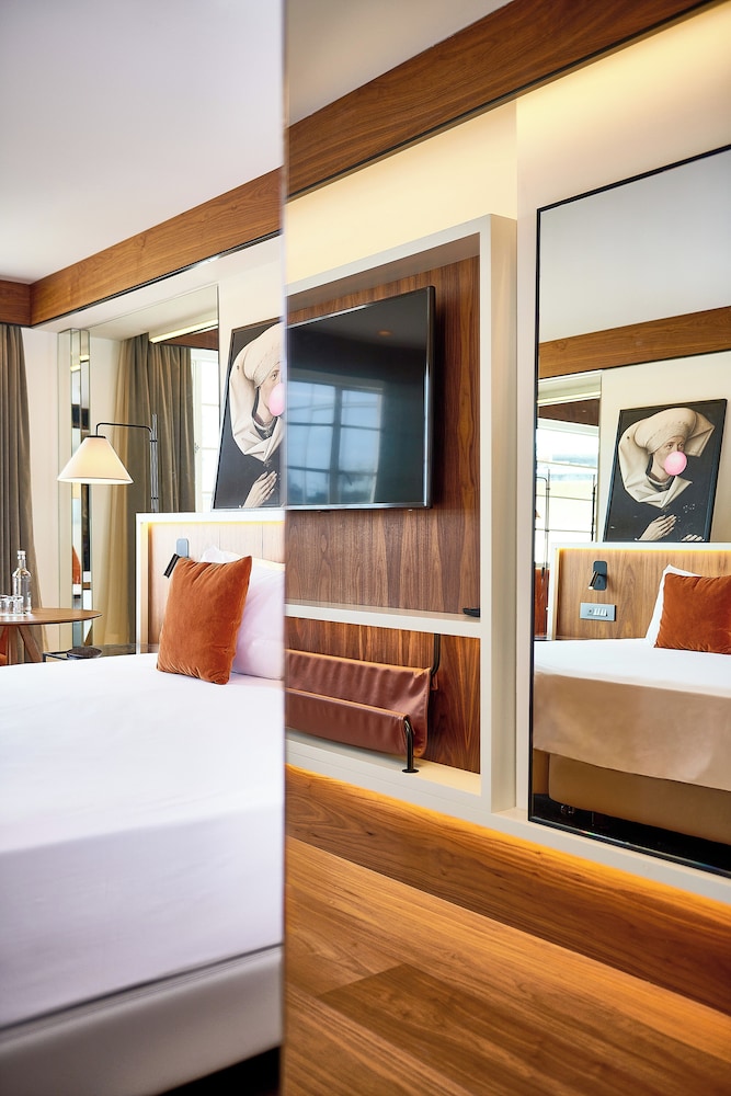 The Level, Premium Room with Executive Lounge Access (2+1) thumbnail 6