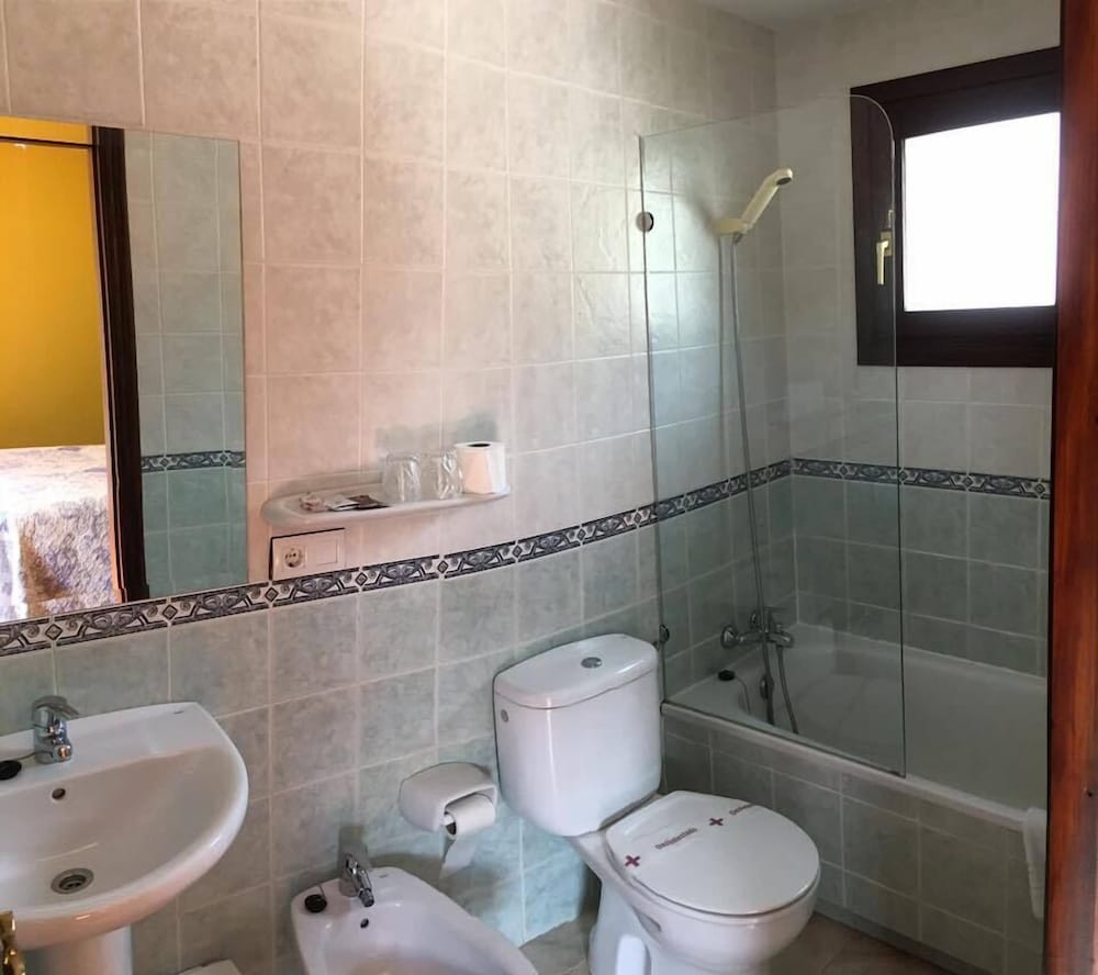 Double Room, 2 Twin Beds, Non Smoking - Photo 3
