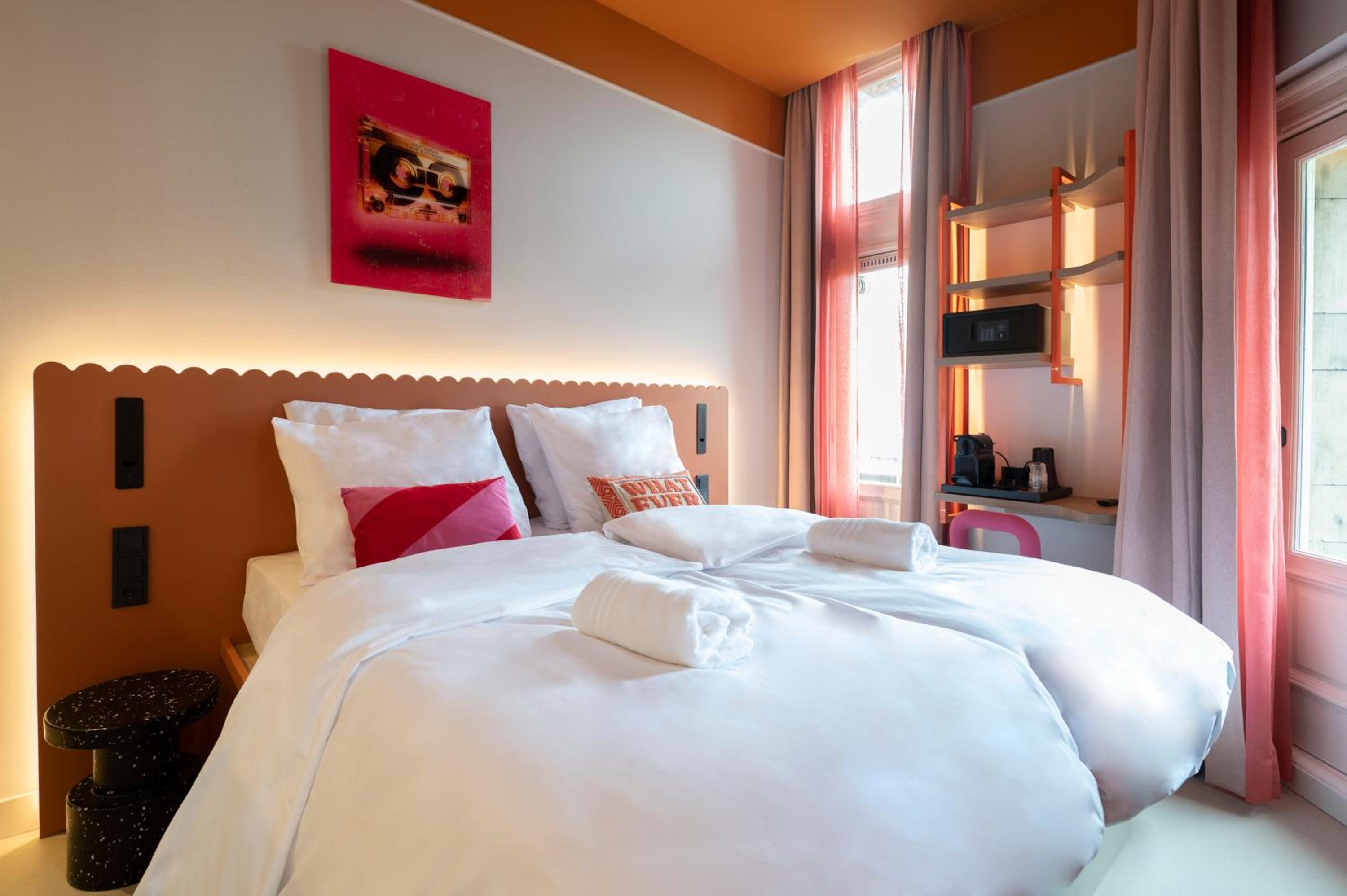 Superior Deluxe Double or Twin Room  photo 1