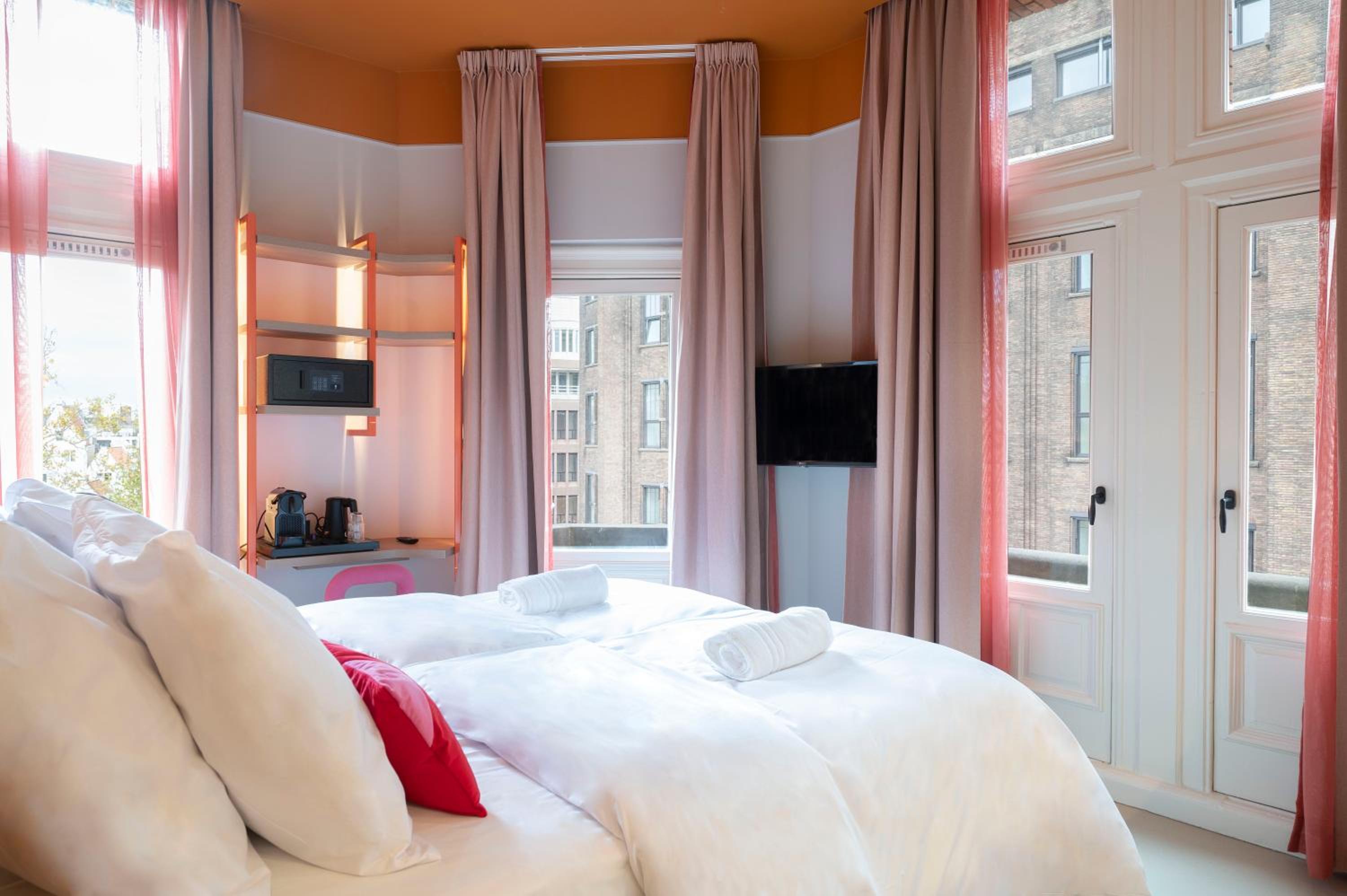 Superior Deluxe Double or Twin Room  photo 3