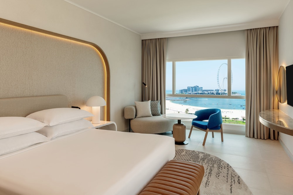 Club Room, 1 King Bed, Sea View - Photo 3
