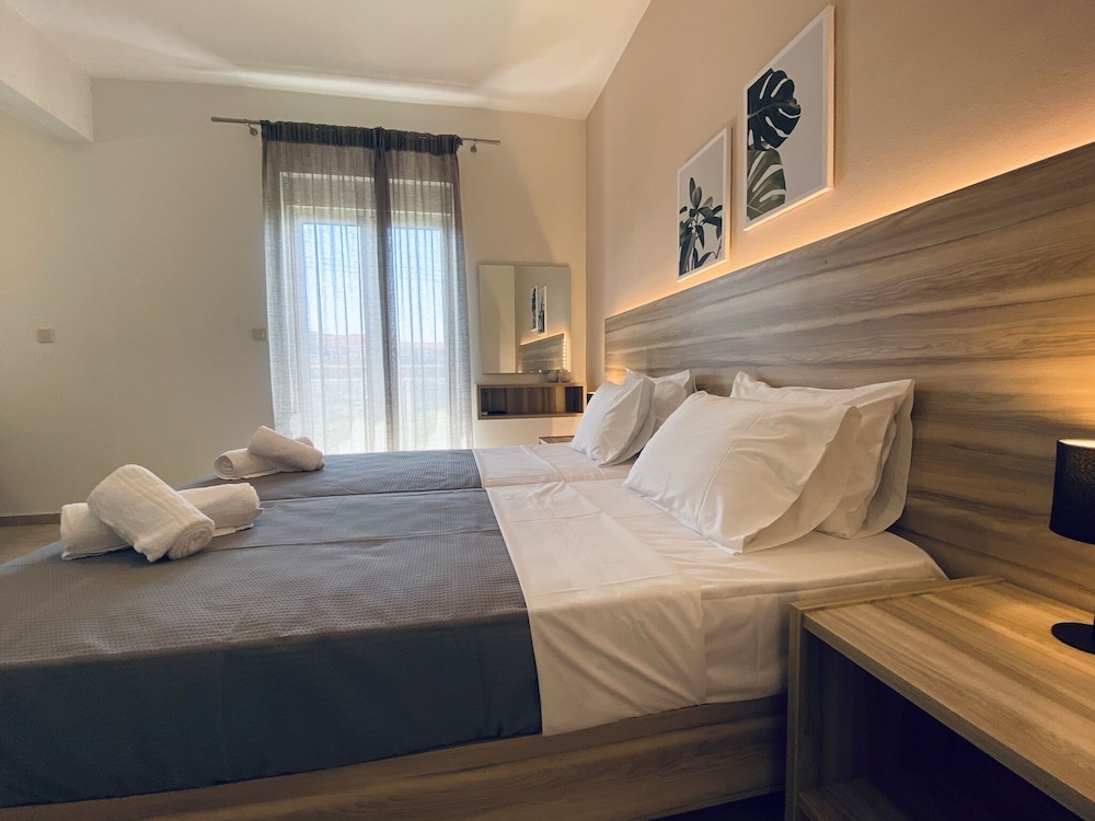 Room, 1 Bedroom, Balcony, Garden View