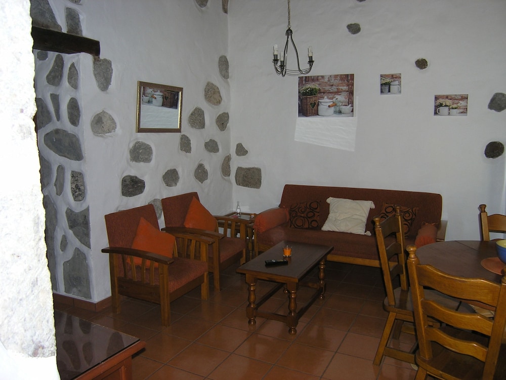 Villa photo 3