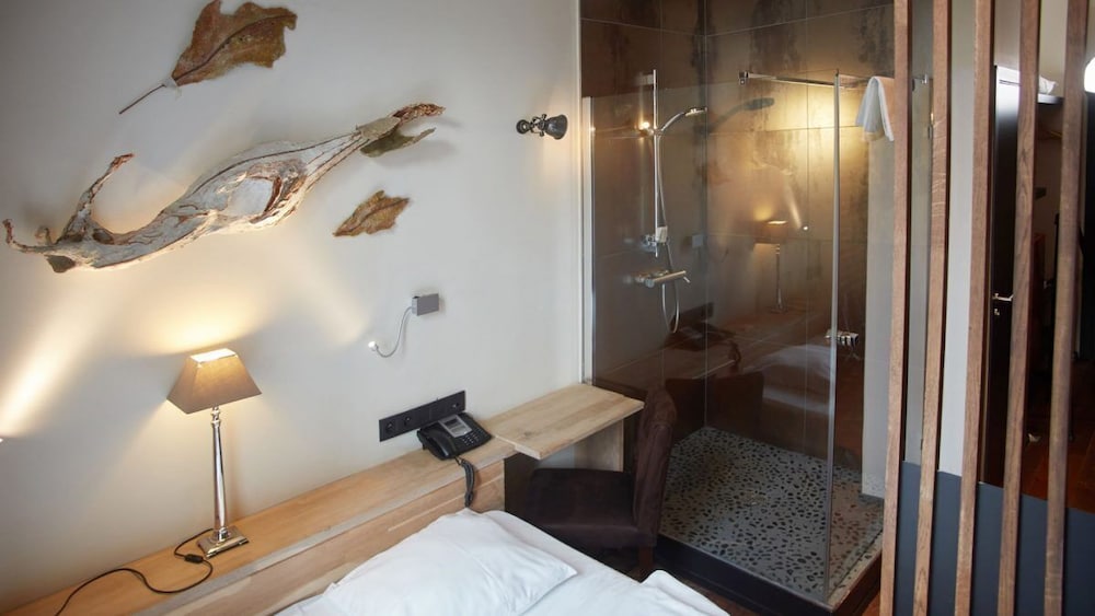 Economy Double Room - Photo 6