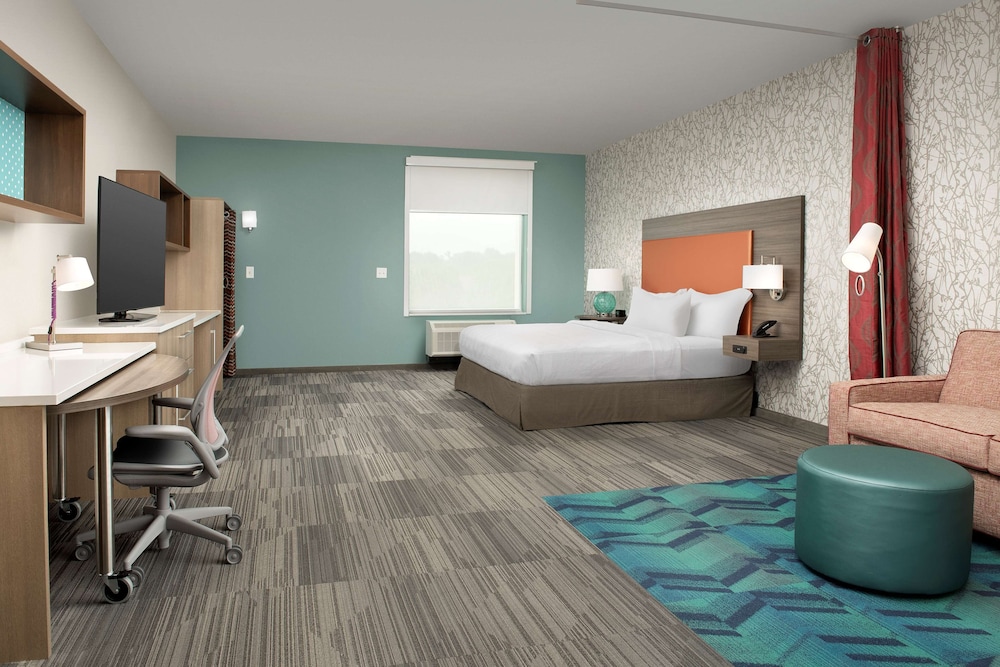 Studio, 1 King Bed, Accessible (Roll-In Shower) - Photo 1