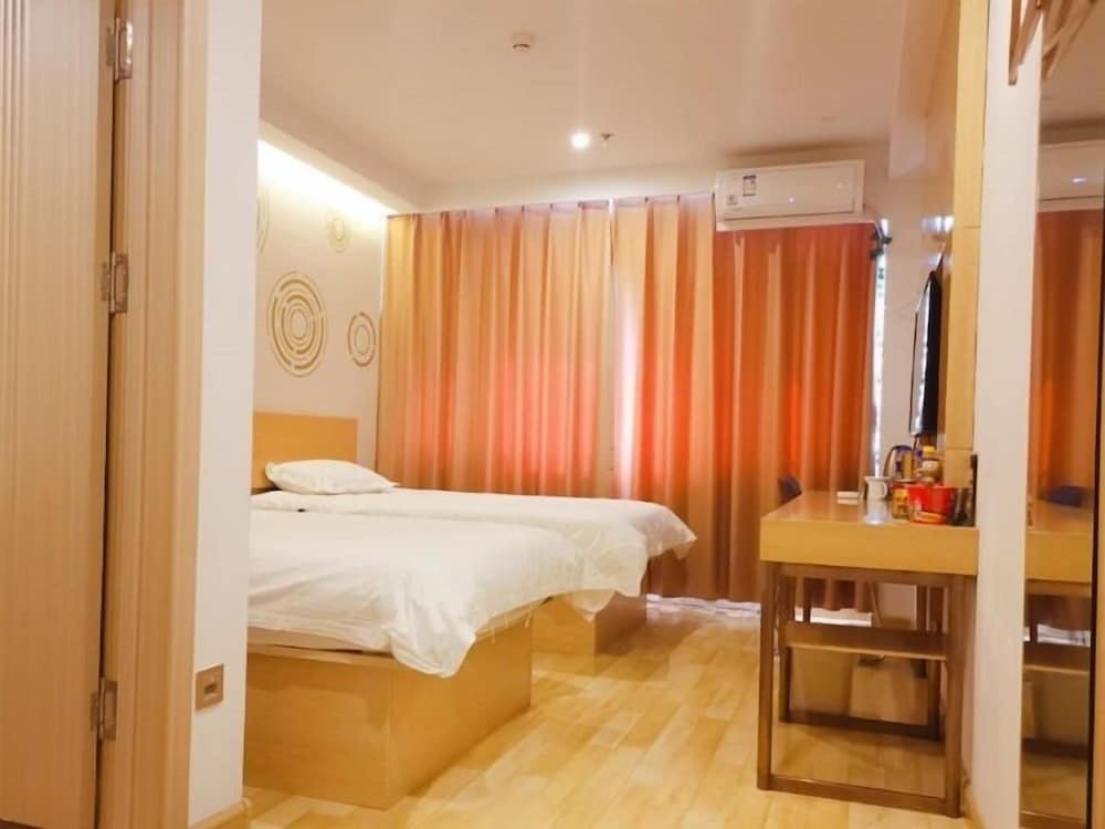 Business Twin Room photo 3