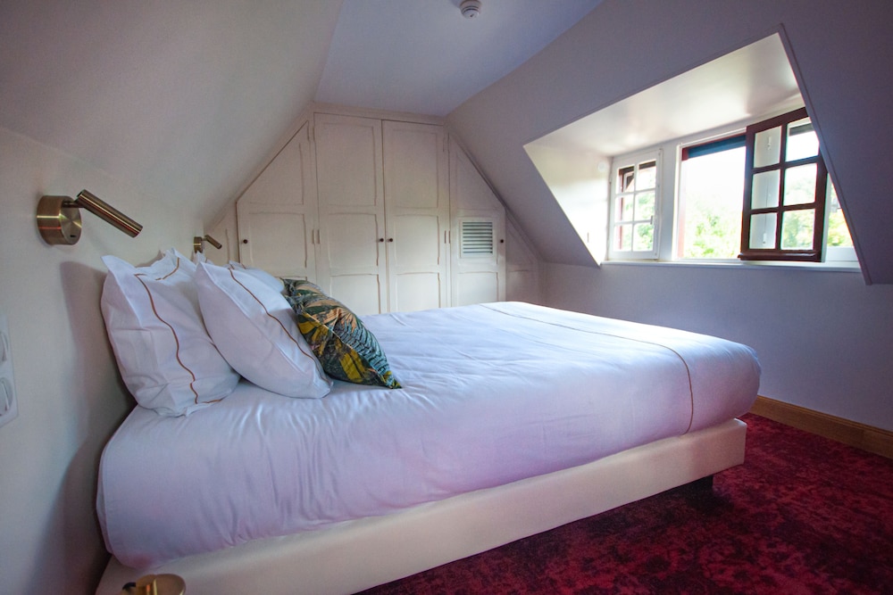 Suite, River View