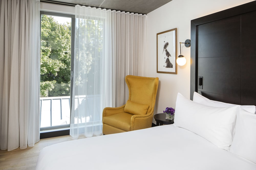 Room, 1 Queen Bed (Alcove) photo 2