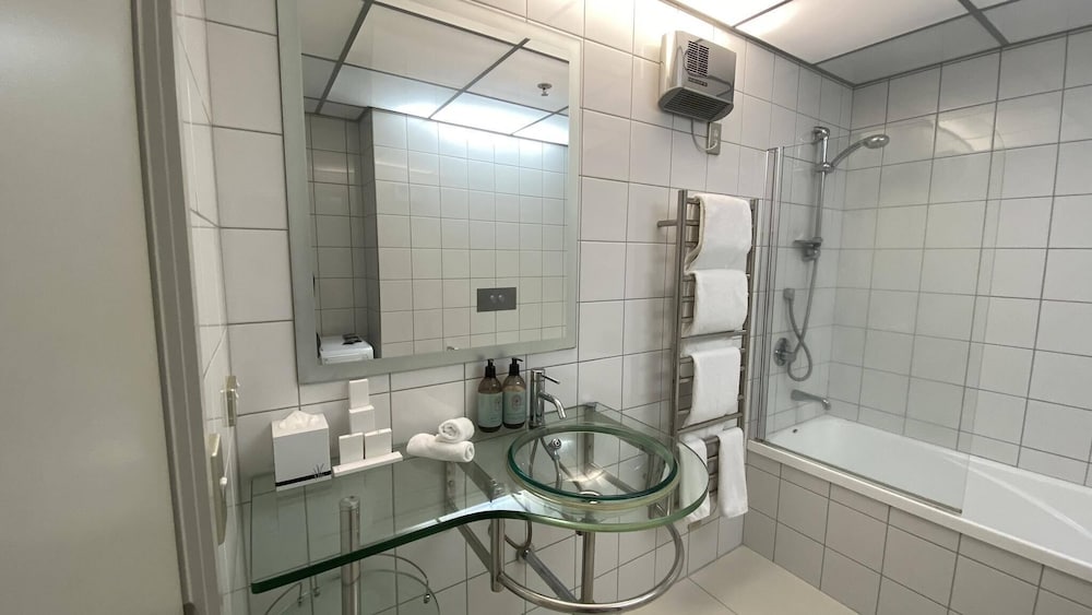 One Bedroom Apartment - Photo 2