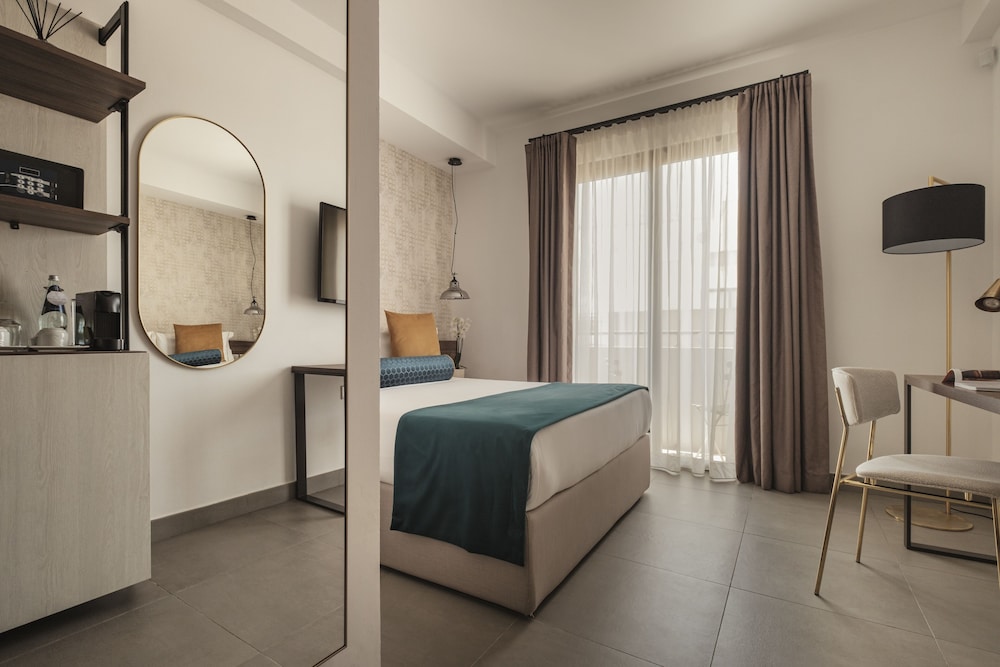 Deluxe Double or Twin Room - Photo 1
