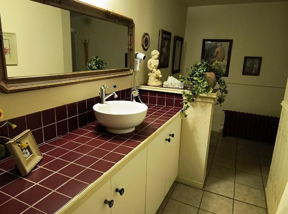 Old Part, 1 Double Bed, Shared Bathroom photo 3