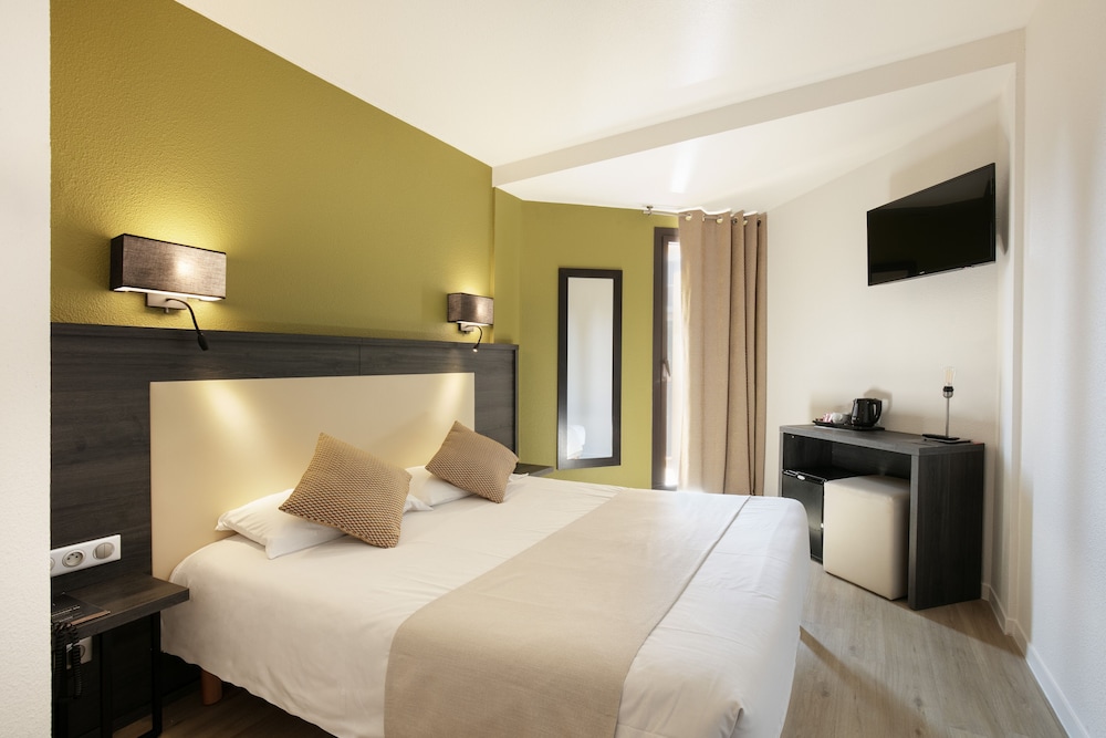 Double Room, 1 Queen Bed, Sea side photo 1