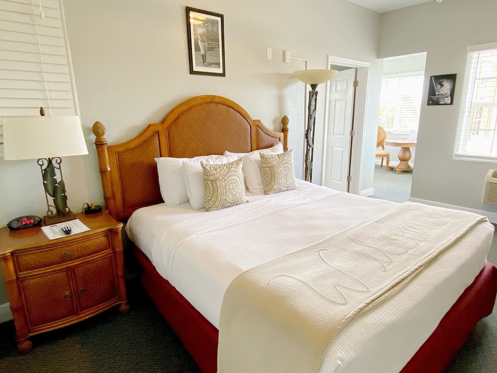 Signature Room, 1 King Bed photo 3