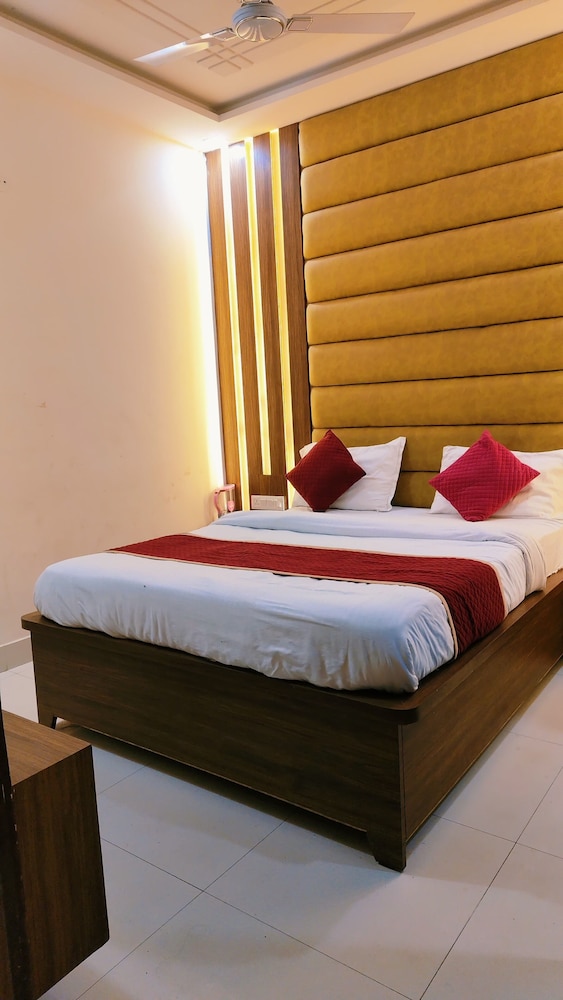 Classic Double or Twin Room