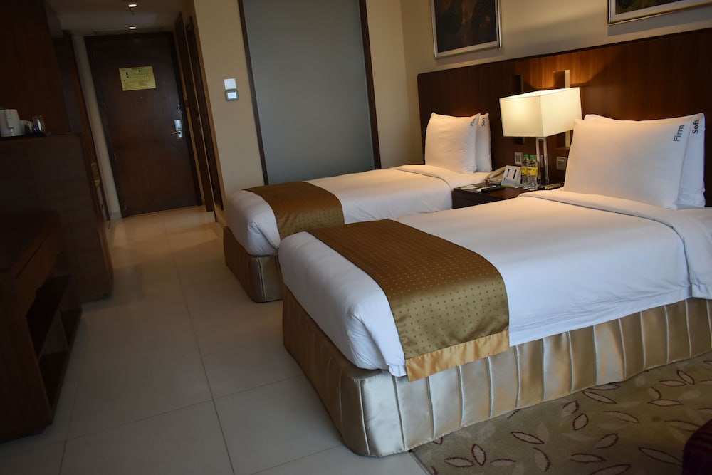 Standard Room, 2 Twin Beds, Smoking (High Floor) - Photo 13