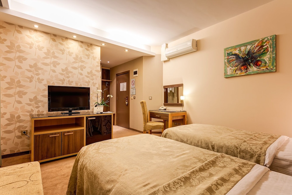 Superior Room - Photo 7