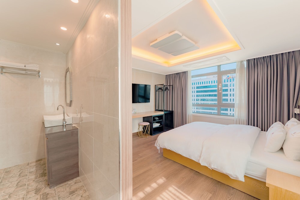 Standard Double Room photo 3