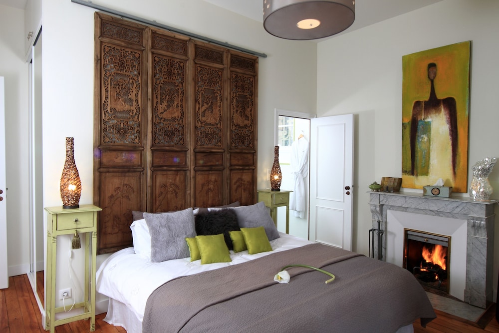 Superior Room, Sea View (Le Bassin) photo 3