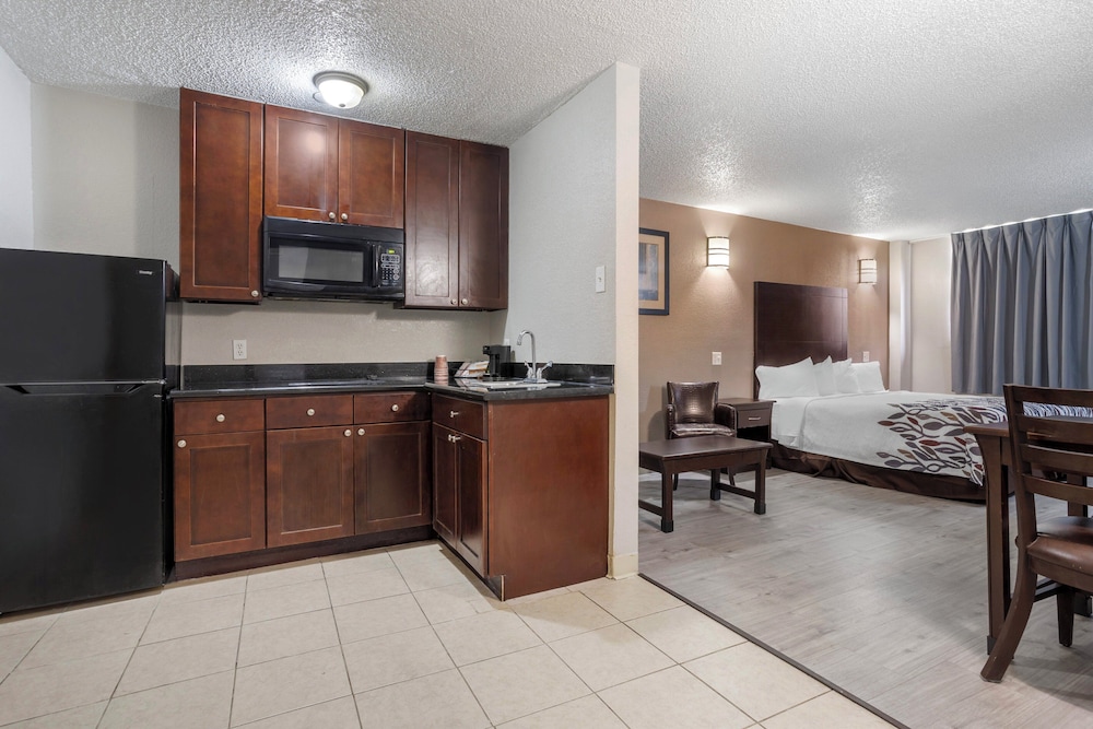 Suite, Multiple Beds, Non Smoking, Kitchen - Photo 1