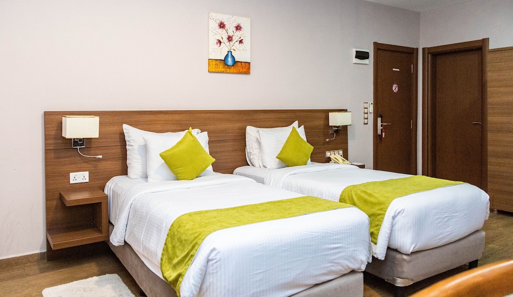 Standard Twin Room, 2 Twin Beds photo 2