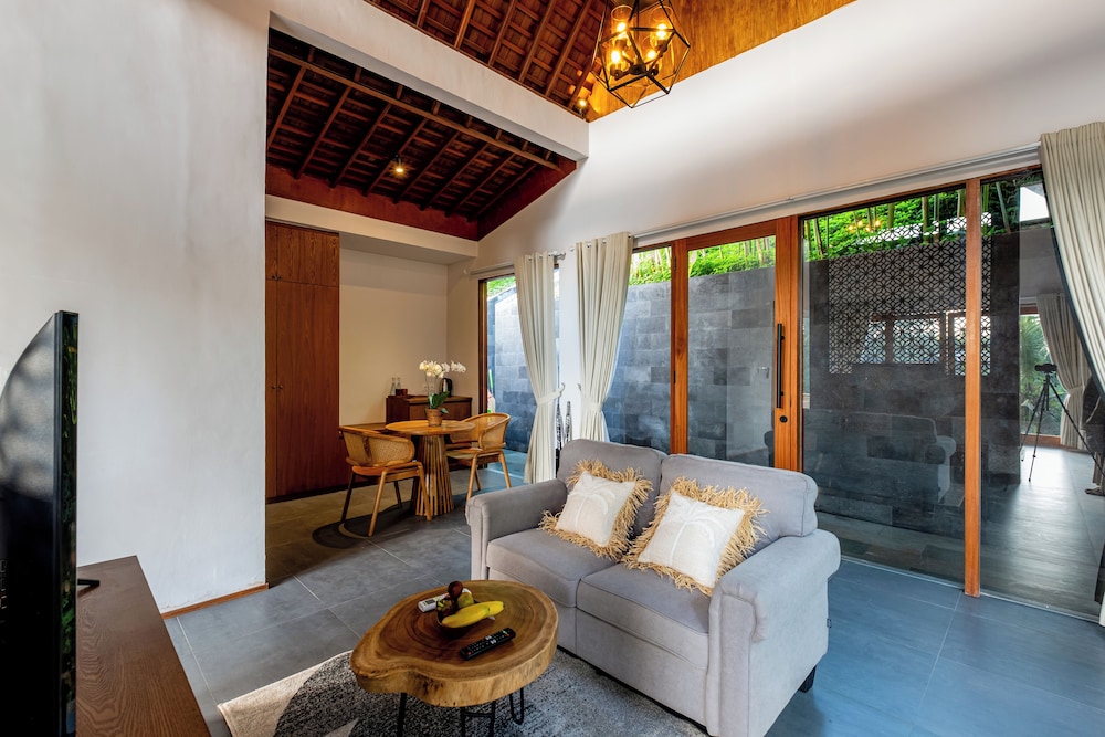 One Bedroom Private Pool Villa with Valley View - Photo 35