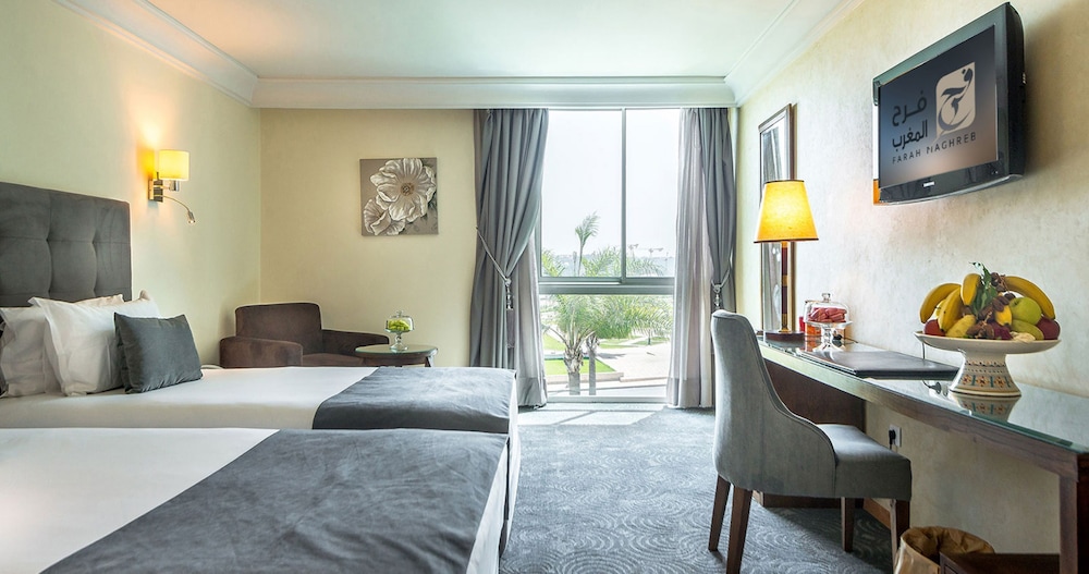 Deluxe Room - Photo 3