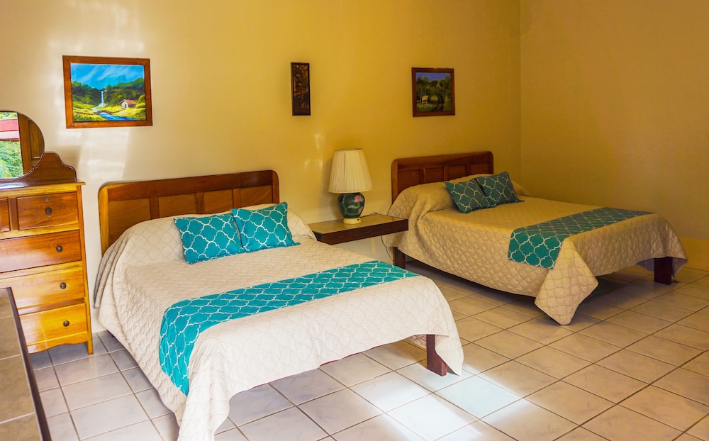 Standard Quadruple Room, 2 Double Beds photo 3