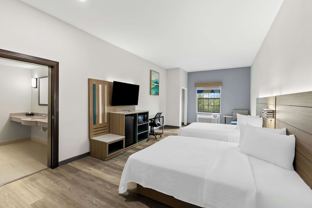 Room, 2 Queen Beds, Accessible - Photo 1