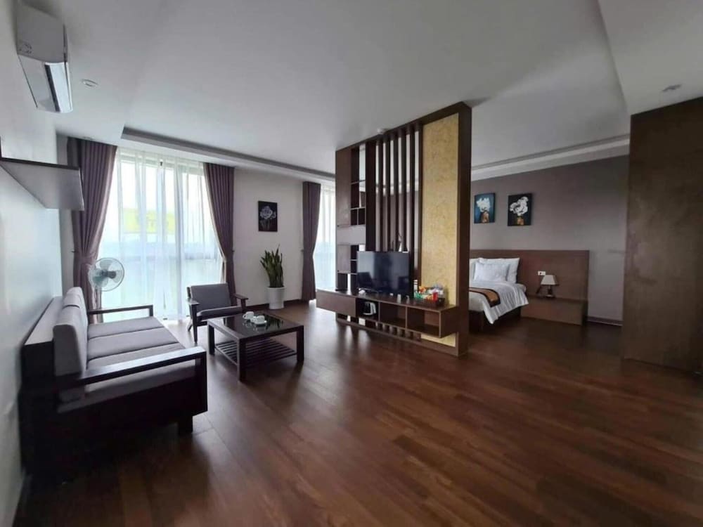 Executive Room, 1 Queen Bed, City View