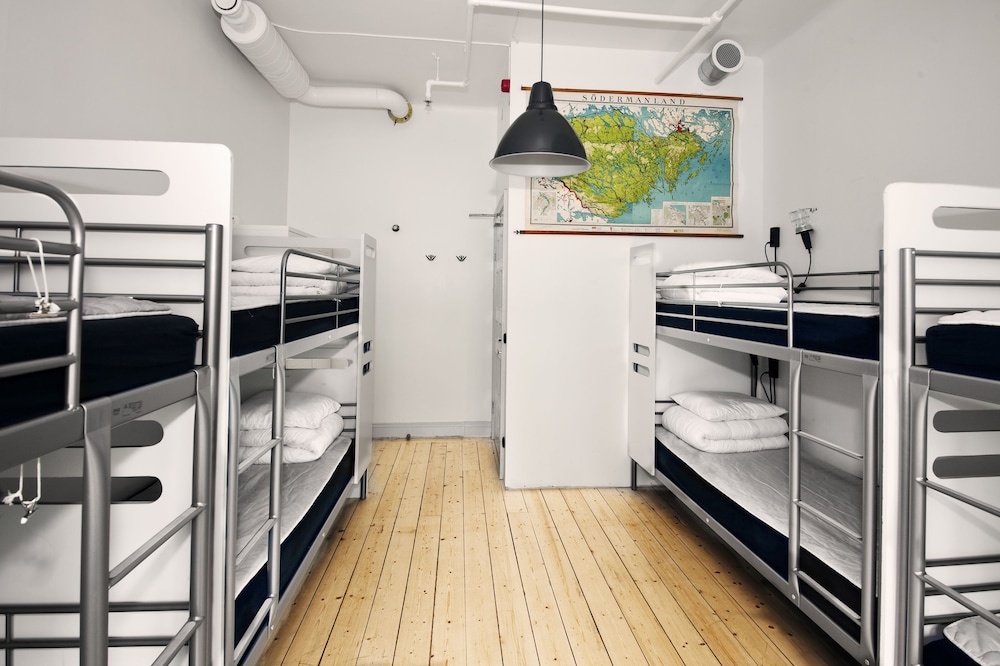Shared Dormitory, Mixed Dorm, Shared Bathroom (8-Bed) thumbnail 5