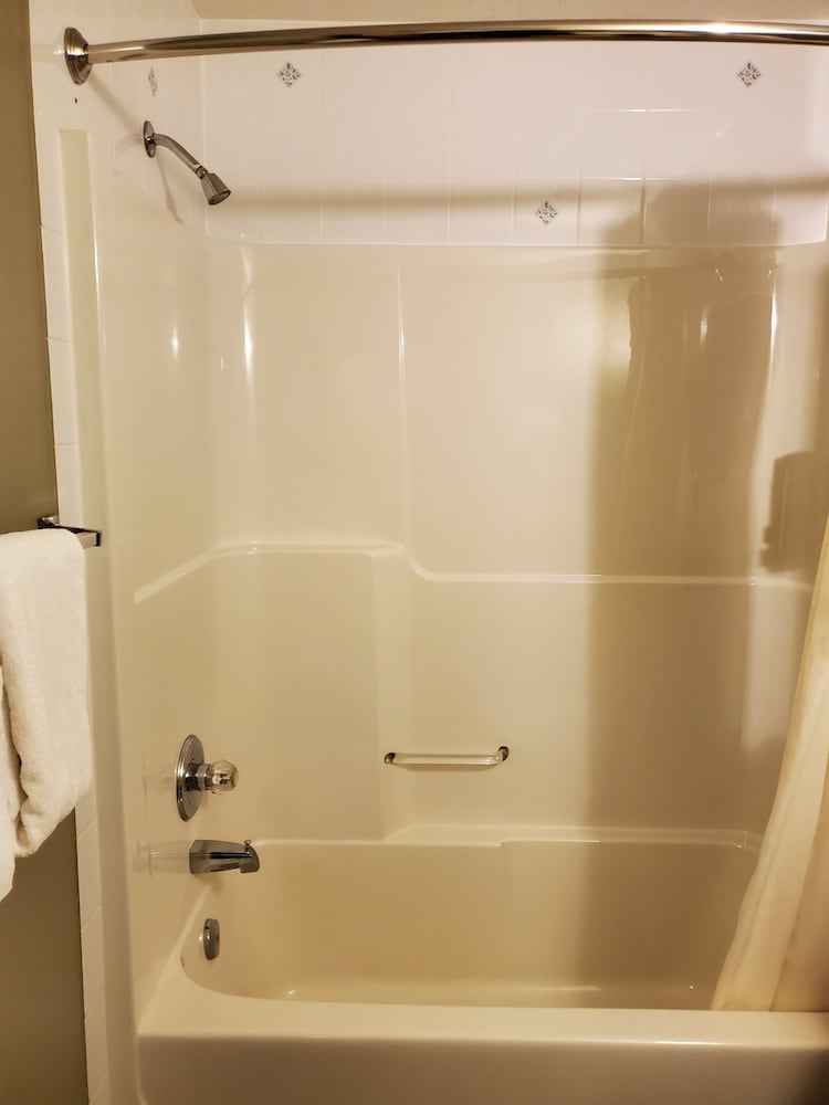 Double Room, 2 Queen Beds, Non Smoking, Ground Floor photo 3