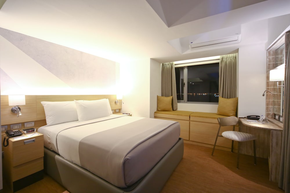 Accessible Room 1 Queen Bed