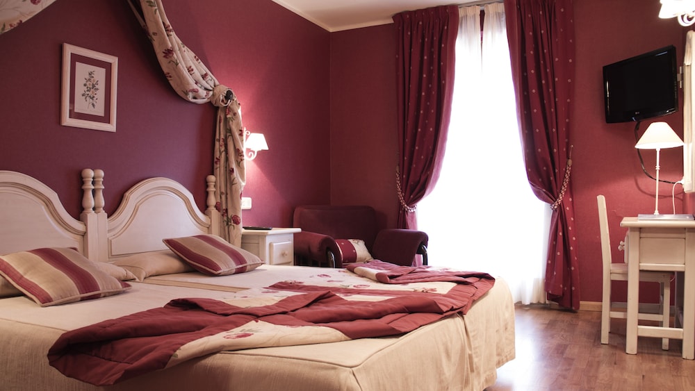 Standard Double Room - Photo 1