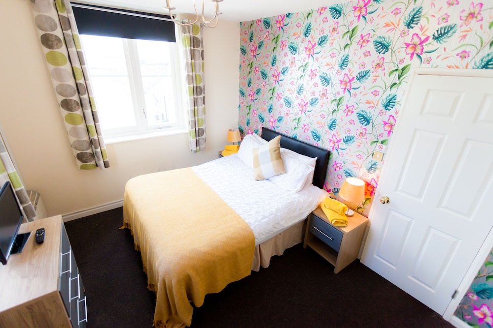 Classic Apartment, 2 Bedrooms photo 2